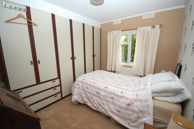 Mobile/park home for sale in Newfield Drive, Garforth, Leeds