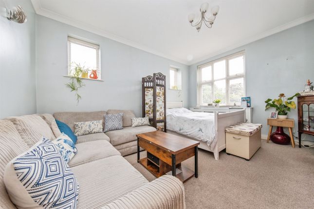 Flat 1, Holland House, Skelmersdale Road, Clacton-On-Sea photo 2