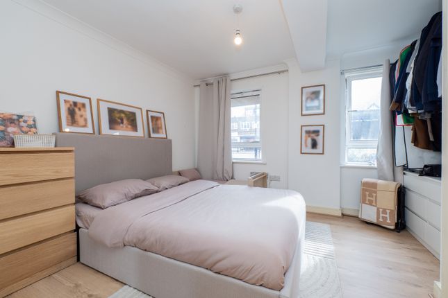 Flat 12, Harkness Court,, Cleeve Way, Sutton photo 4