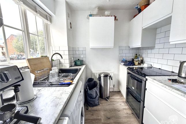 7, Tamarisk Court, Berkshire photo 2