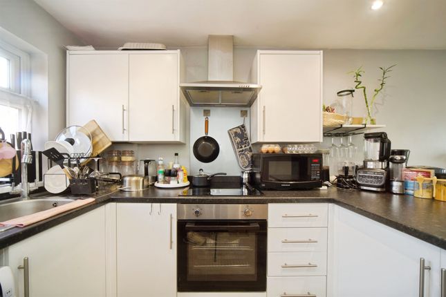 68, Rowan Drive, Broxbourne photo 2