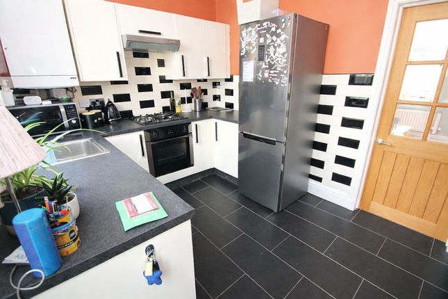 26 Stansfield Street, Todmorden photo 3