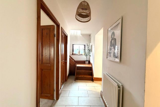 10a, Dunham street, Lees photo 3