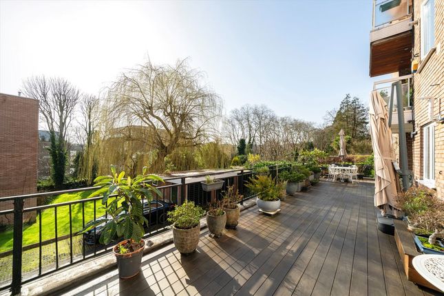 Flat 3, Imperial Court, 36, Shepherds Hill, London photo 4