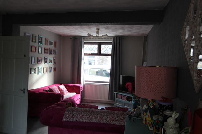8, Lee Street, Pontypridd photo 3