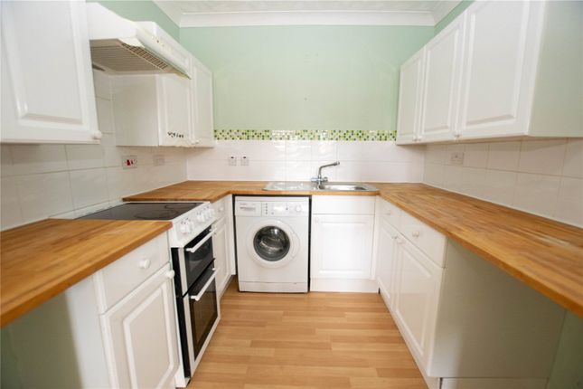 Thumbnail Flat for sale in Norton Court, Dunstable, Bedfordshire