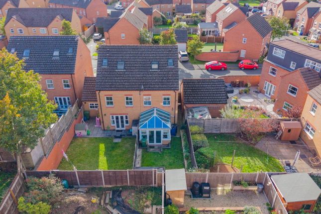 Cowdrey Close, Stourbridge photo 3