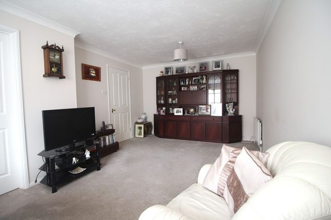 Thumbnail Flat to rent in Vermont Close, Waverley Road, Enfield
