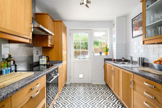 6, Stamford Road, WALTON-ON-THAMES photo 4
