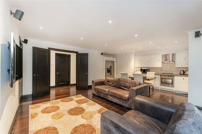 Flat for sale in Rose And Crown Yard, St James's, London