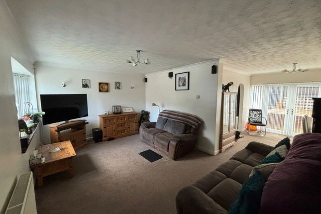 42 St. Peters Park, Aldershot photo 2