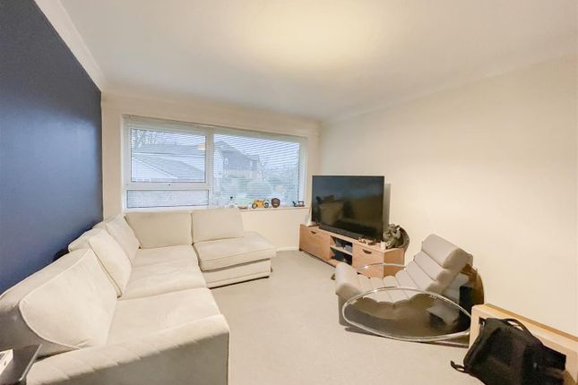 14 Isenhurst Court, Streatfield Road, Heathfield photo 3