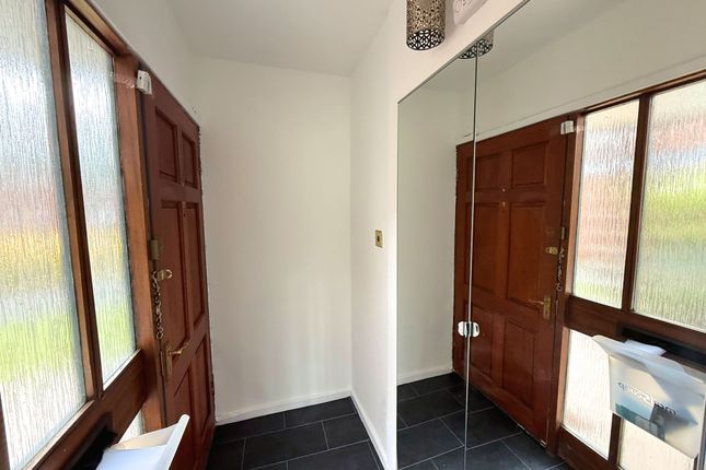 11 Matlock Close, Sale photo 2