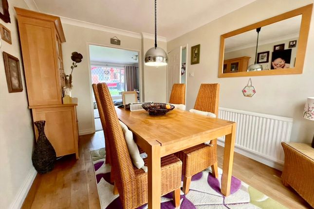 12, Hornsea Road, Greater Manchester photo 4