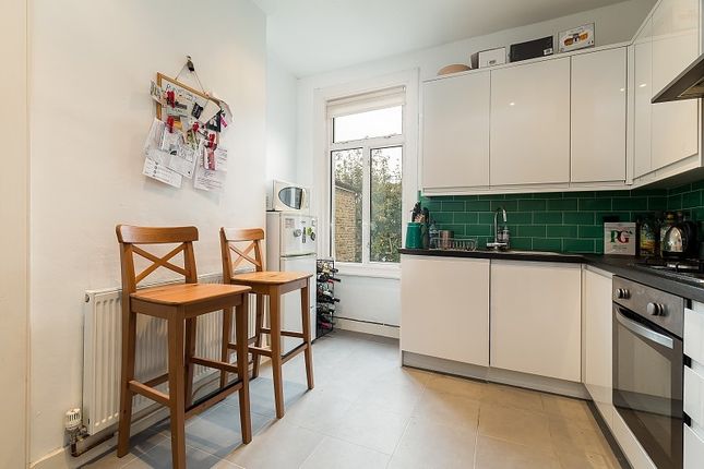 Flat to rent in Cecil Road, Wimbledon