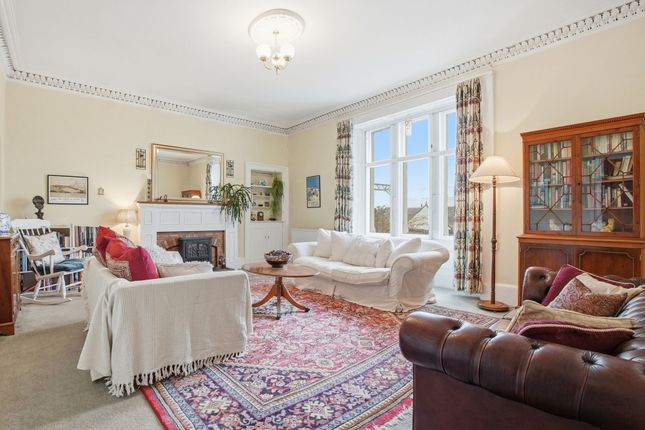 7 Strawberry Bank, Linlithgow photo 2