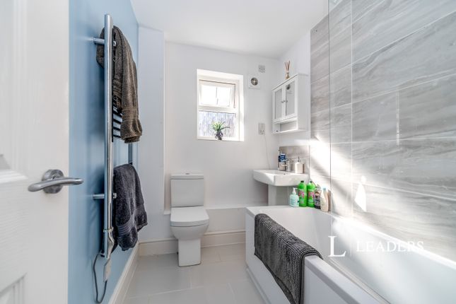 Linclare Place, St. Neots photo 2