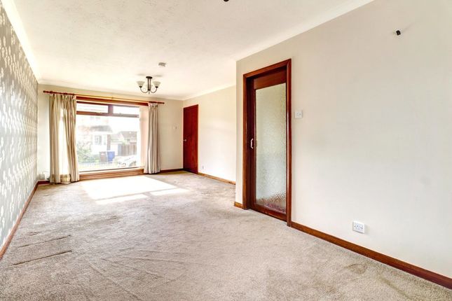 37, Ledrish Avenue, Balloch photo 3