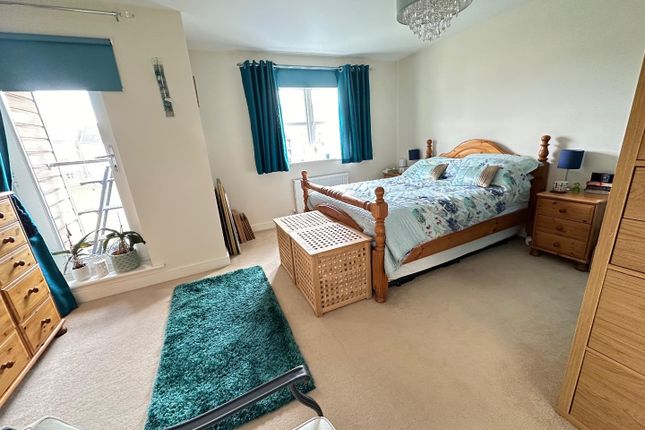 End terrace house for sale in Lower Lodge Avenue, Rugby
