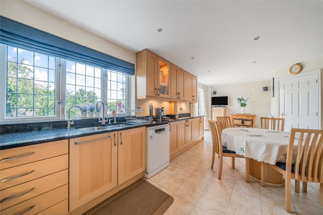 35, Danesfield, Surrey photo 2