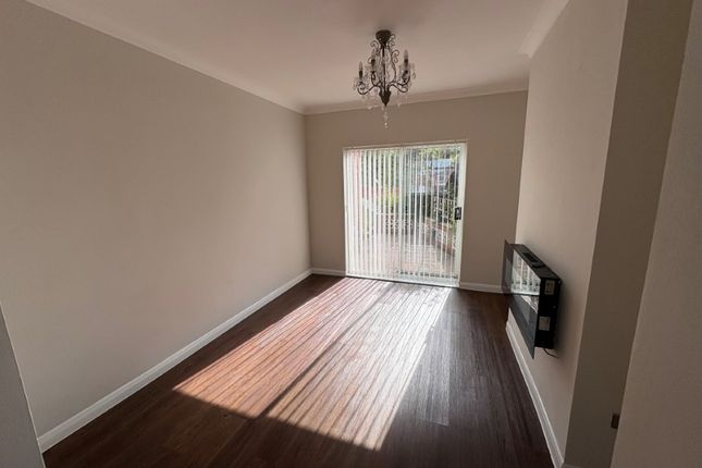 30, Hill Top Crescent, DONCASTER photo 5