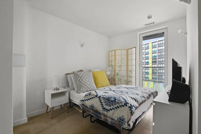 Flat for sale in Vantage Building, Station Approach, Hayes