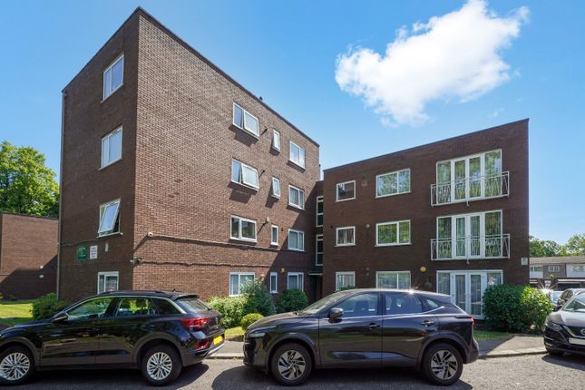 2-bed flat on 16 Derby House, Chesswood Way, Greater London, £415,000