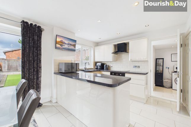 8 Elmdon Close, Stafford photo 2