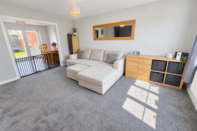 7, Town Farm Road, Newent photo 3