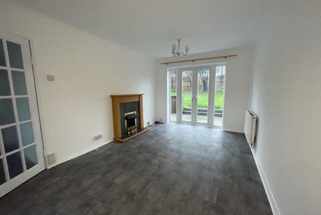 24, Larchfield Road, Maidenhead photo 3