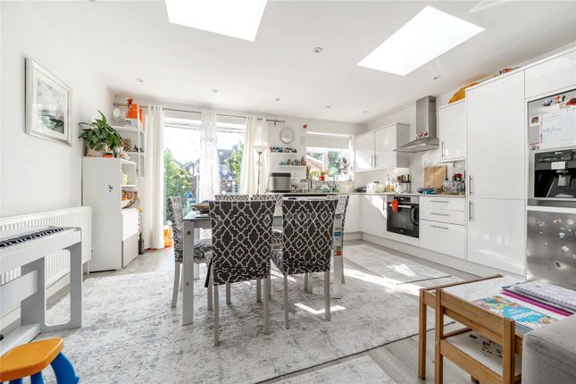 54, Kenilworth Crescent, Enfield photo 3