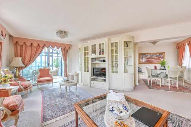 Flat for sale in Maitland Court, Hyde Park Estate, London
