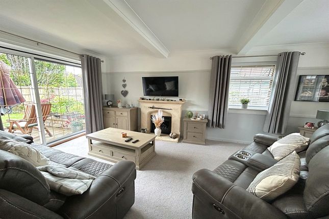 14 Woodlands Drive, Crewe photo 4
