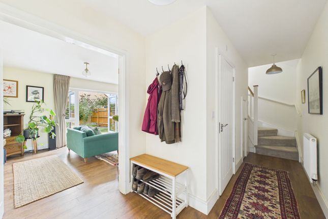 30 Budding Way, Dursley photo 4