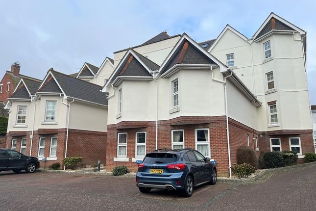 Flat for sale in Carlton Road South, Weymouth