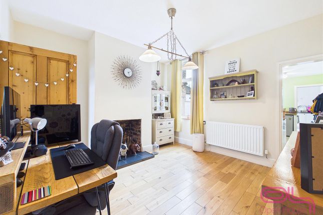 5, Mear Greaves Lane, Burton-On-Trent photo 3