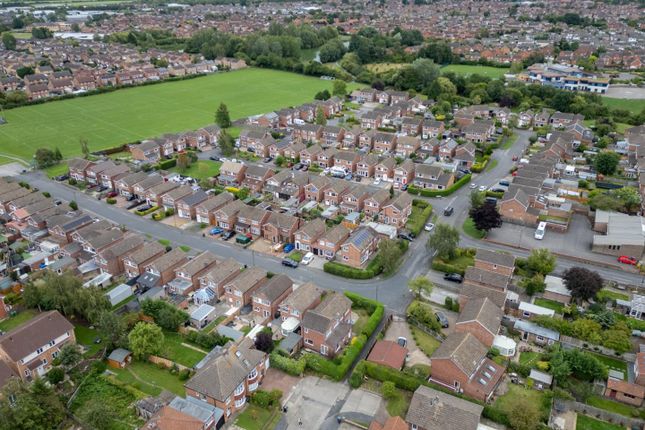 24, Manor Way, York photo 4