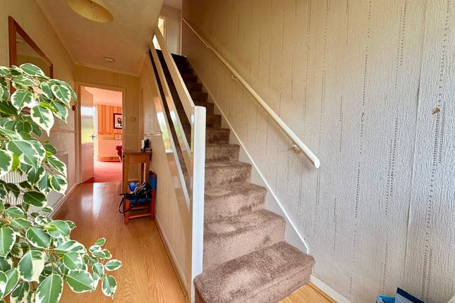 15 Dean Crescent, Cinderford photo 5