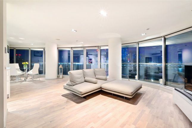 Thumbnail Flat for sale in New Providence Wharf, 1 Fairmont Avenue, Canary Wharf, London