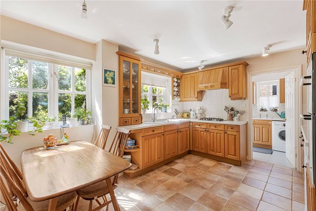 3, Bolsover Close, Witney photo 4