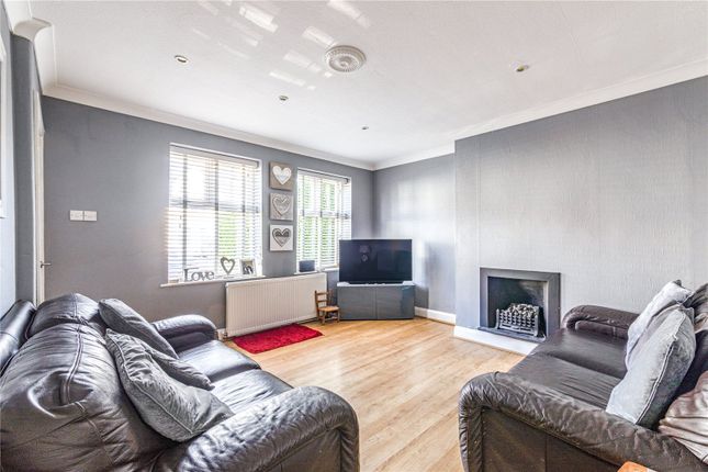 19, Caillard Road, West Byfleet photo 4