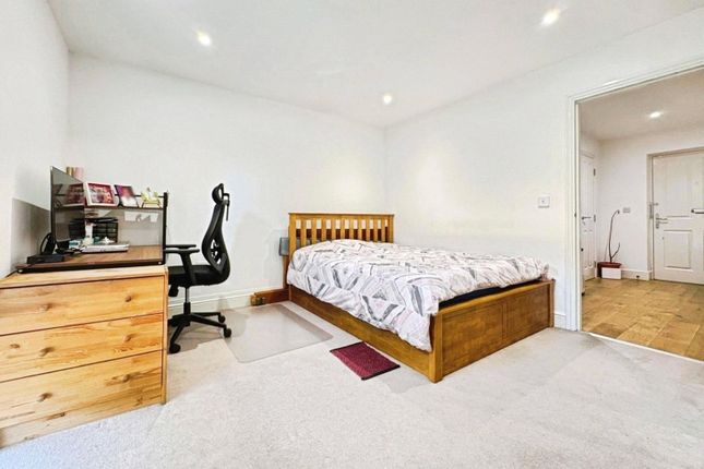 Flat 1, Birch House,, Exchange Close, Hampshire photo 4