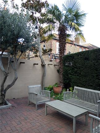 27, Trouville Road, London photo 4
