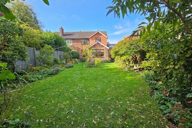 9 Heyes Lane, Altrincham photo 4
