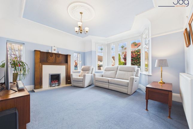 5 Toll Bar Crescent, Lancaster photo 2