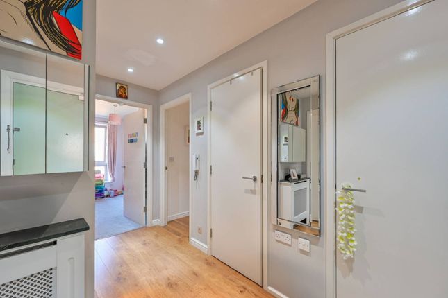 Flat for sale in Schoolhouse Lane, Wapping, London