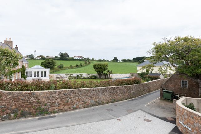 Flat to rent in La Rue Du Hocq, St. Clement, Jersey