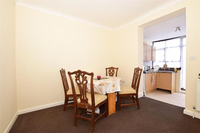 4 bed flat for sale in Marine Gardens, Margate, Kent CT9