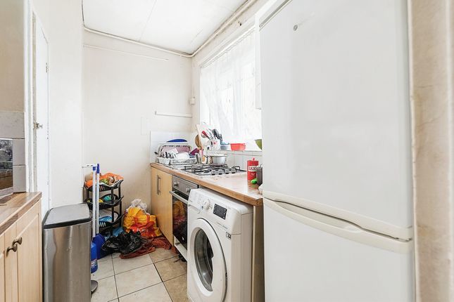 Flat for sale in Tulse Hill, London