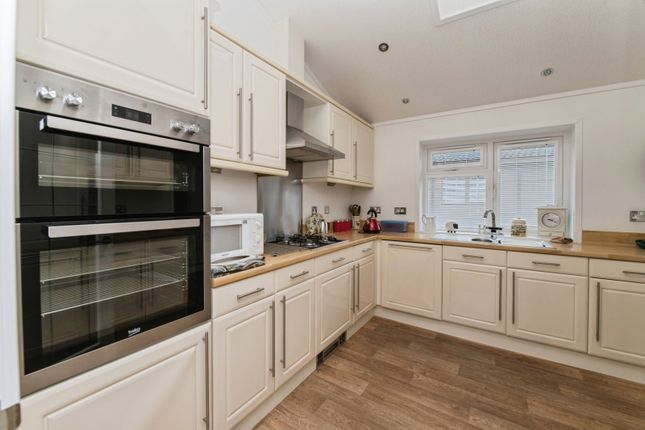 5, The Cedars, Honiton photo 4